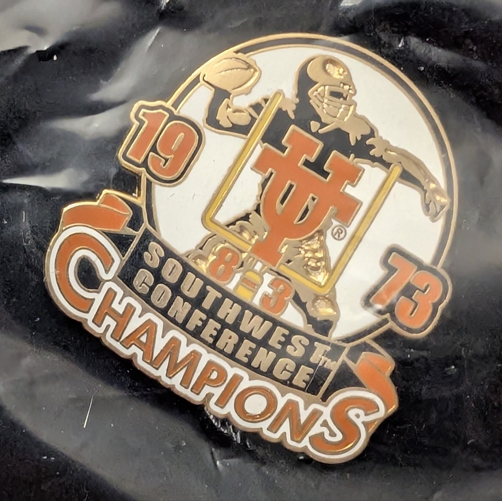 University Of Texas football collectible pins - Picture 3 of 4
